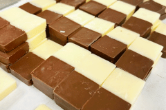 Redfern-Hemp-Company_White-Milk-Chocolate-Snappers